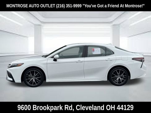 Used 2022 Toyota Camry SE w/ Convenience Package FWD image 7
