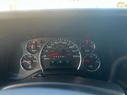 Used 2021 Chevrolet Express 2500 w/ Driver Convenience Package RWD image 12