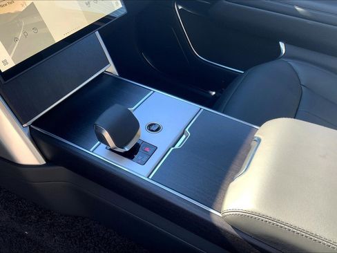 New 2025 Land Rover Range Rover SE image 7