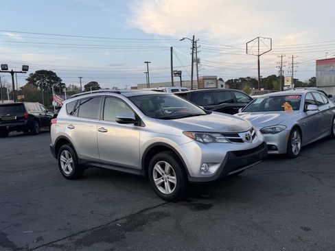 Used 2013 Toyota RAV4 XLE image 6