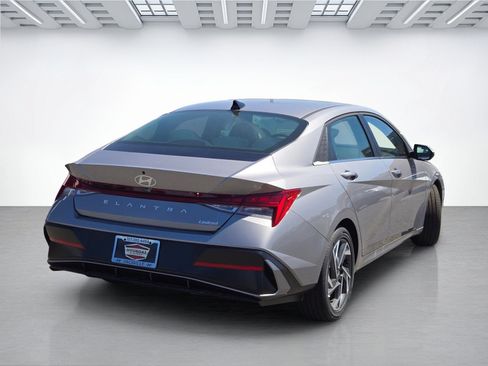 New 2026 Hyundai Elantra Limited FWD image 5