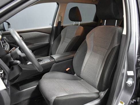 Certified 2022 Nissan Rogue SV image 5