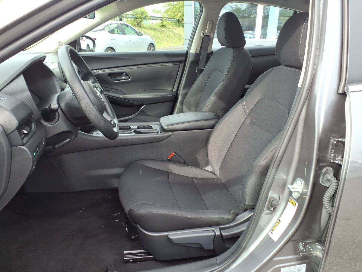 Used 2025 Nissan Sentra S FWD image 17