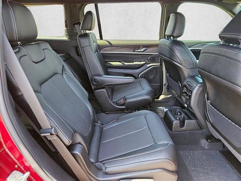 New 2026 Jeep Grand Cherokee L Limited AWD/4WD image 17