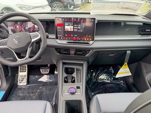 New 2026 Volkswagen Tiguan SE R-Line image 25