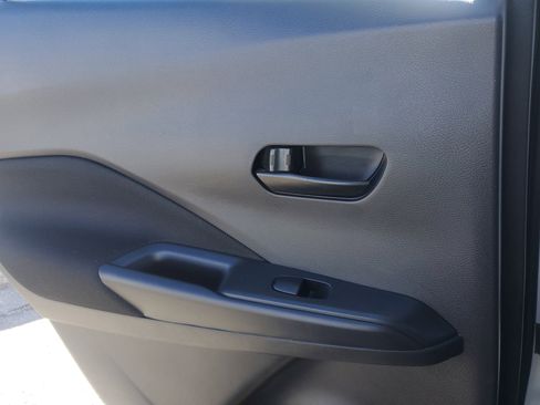 Used 2024 Nissan Kicks S image 13