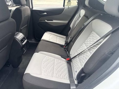 Used 2021 Chevrolet Equinox LS w/ LS Convenience Package image 17