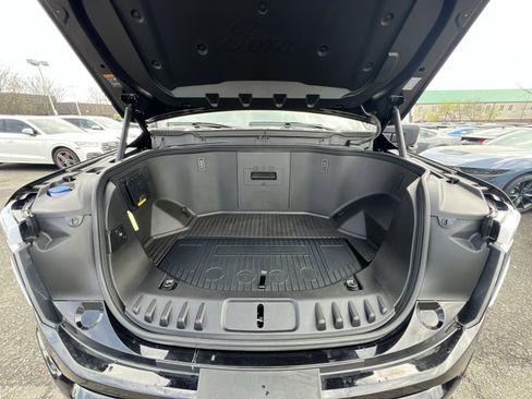 Used 2023 Ford F150 Lightning XLT image 27