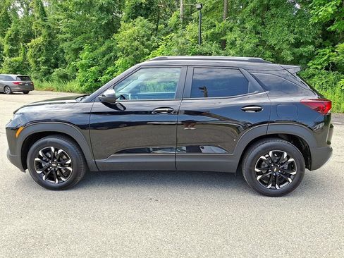 Used 2023 Chevrolet TrailBlazer LT w/ Convenience Package FWD image 4