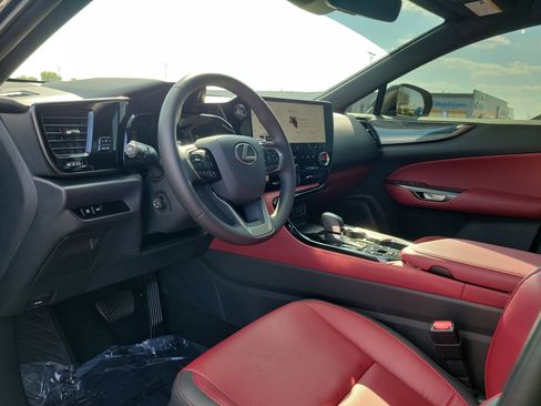 Used 2025 Lexus NX 250 FWD w/ Premium Package image 19