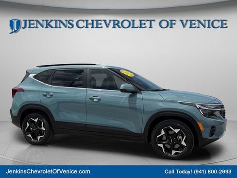 Used 2025 Kia Seltos EX w/ EX Sunroof Package AWD/4WD image 2