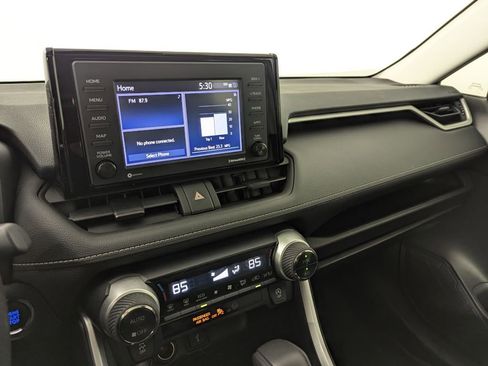 Used 2022 Toyota RAV4 XLE image 8