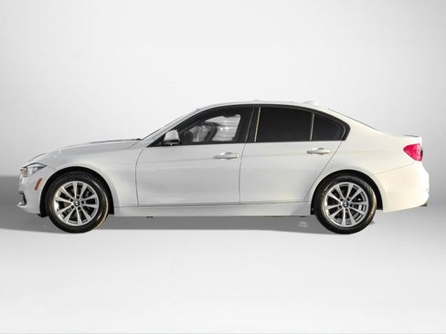 Used 2018 BMW 320i Sedan image 9
