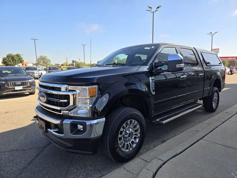 Certified 2022 Ford F350 Lariat w/ Chrome Package image 3