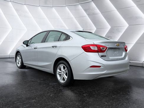 Used 2017 Chevrolet Cruze LT w/ Convenience Package image 4
