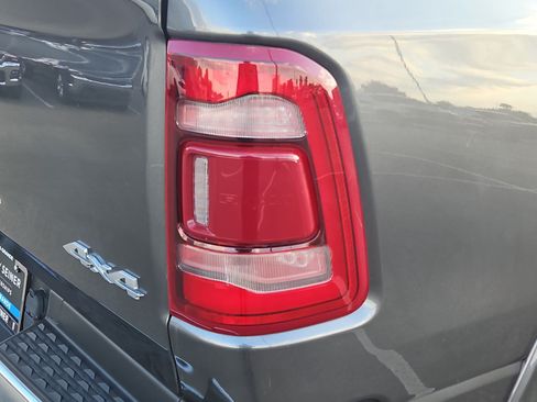 Used 2022 RAM 1500 Laramie AWD/4WD image 11