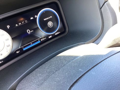 Used 2022 Hyundai Kona Limited image 3