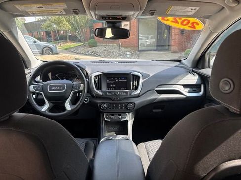 Used 2023 GMC Terrain SLE AWD/4WD image 19