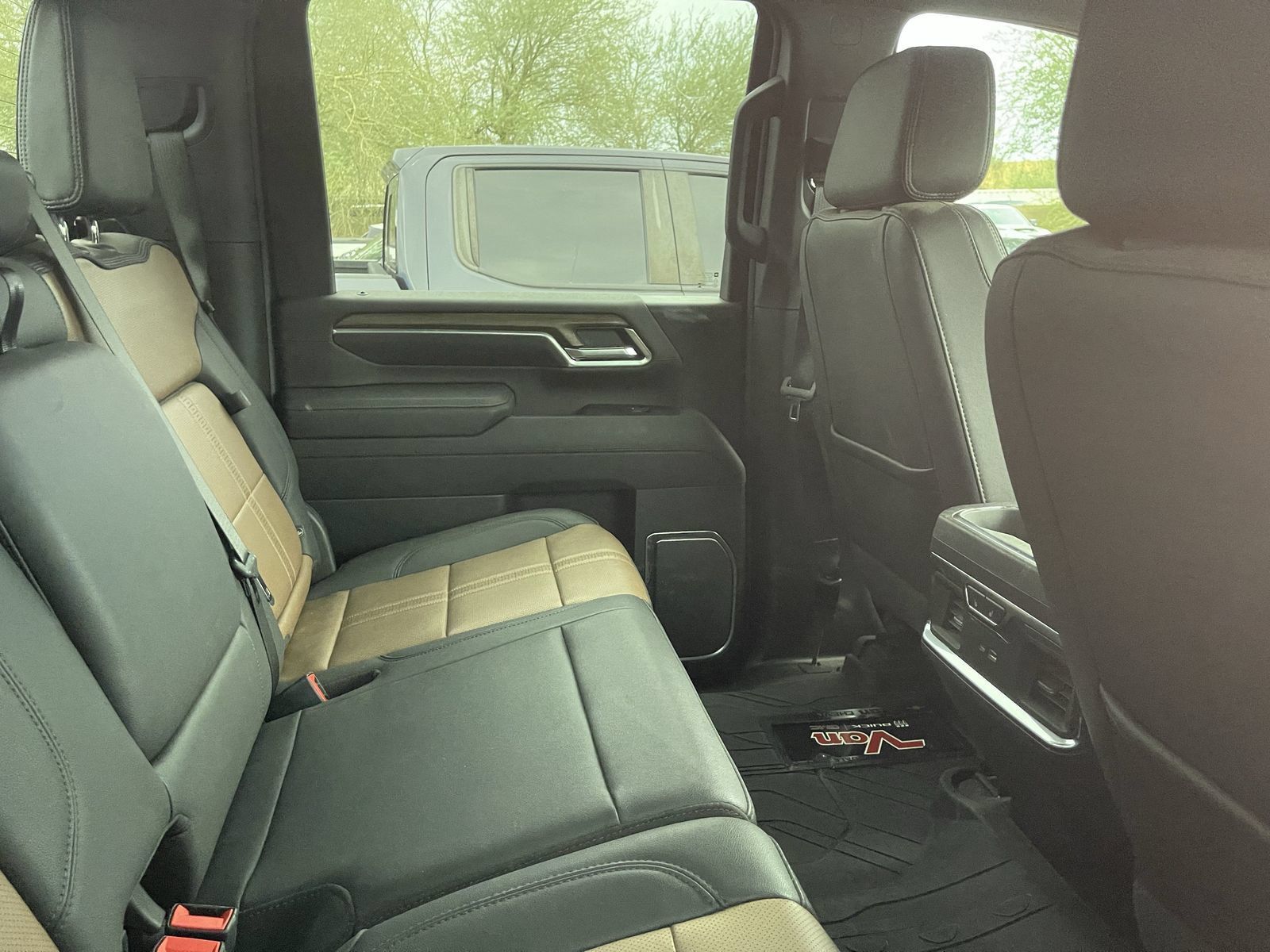 Certified 2025 Chevrolet Silverado 3500 High Country w/ High Country Premium Package AWD/4WD image 8