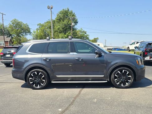 Used 2023 Kia Telluride SX Prestige AWD/4WD image 2