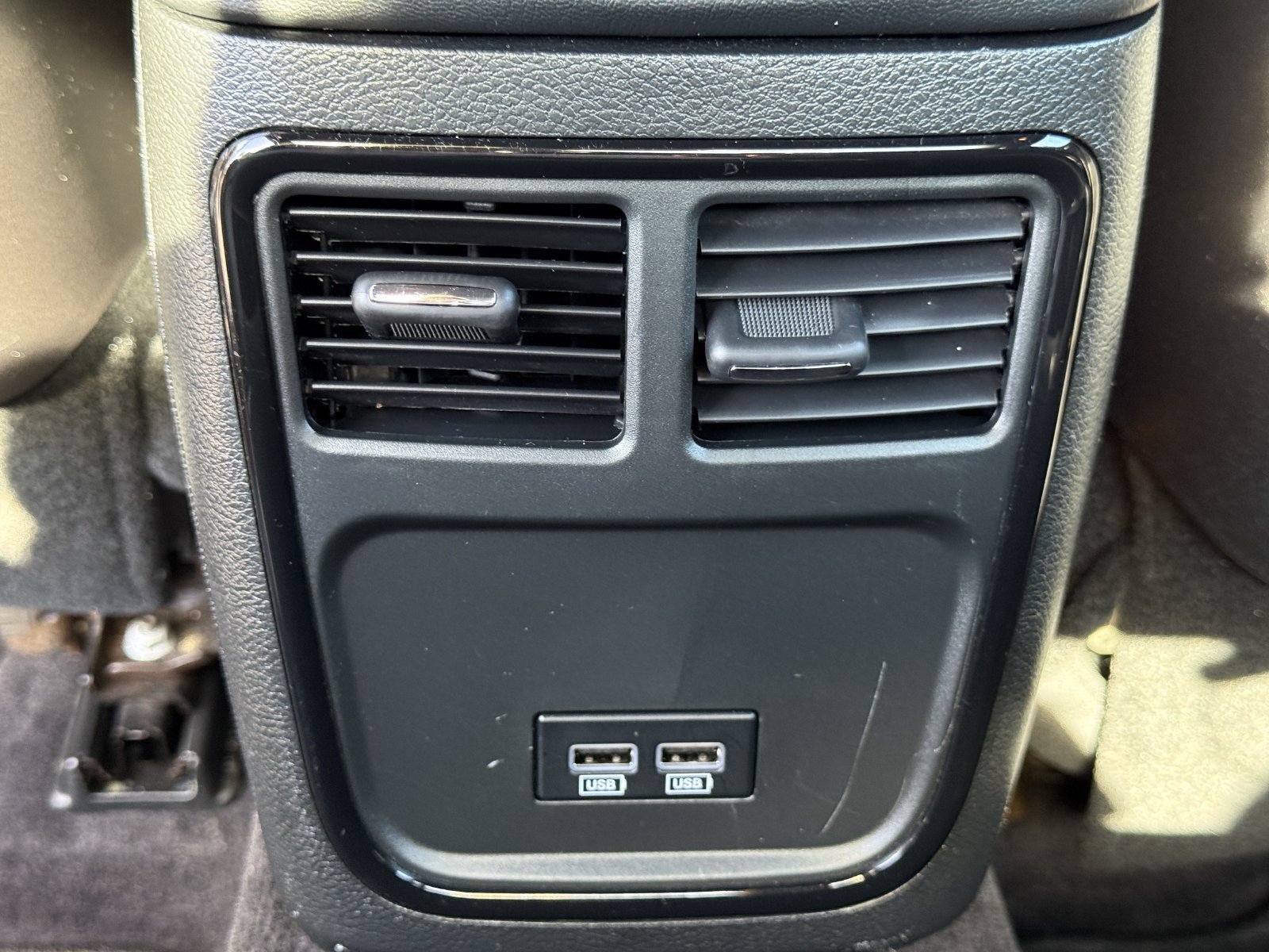 Used 2018 Dodge Charger SXT w/ Blacktop Package RWD image 20