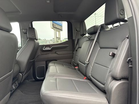 Used 2026 GMC Sierra 1500 SLT AWD/4WD image 14