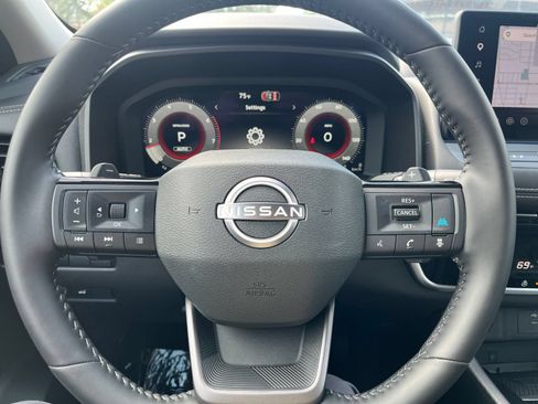 Used 2026 Nissan Rogue SL AWD/4WD image 30