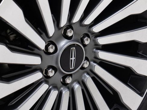 Used 2018 Lincoln Navigator Reserve w/ Technology Package image 89