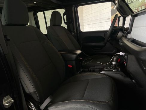 Used 2024 Jeep Wrangler Unlimited AWD/4WD image 19