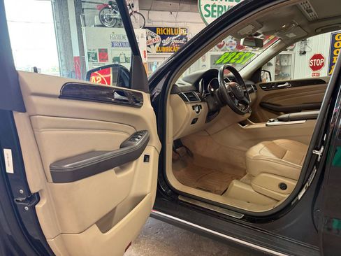 Used 2015 Mercedes-Benz ML 250 BlueTEC 4MATIC image 10