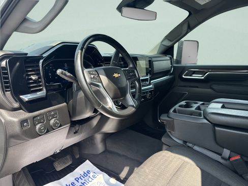 Used 2026 Chevrolet Silverado 2500 LT AWD/4WD image 9