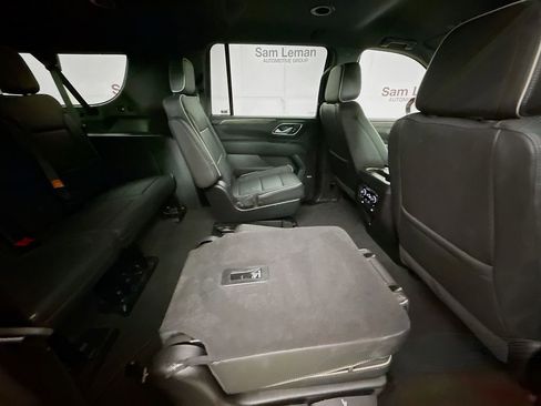 Used 2024 Chevrolet Suburban Premier image 30