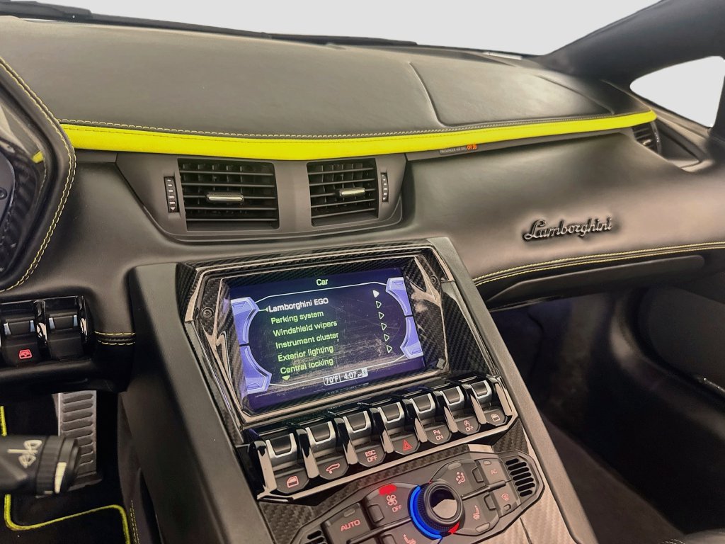 Used 2019 Lamborghini Aventador S AWD/4WD image 24