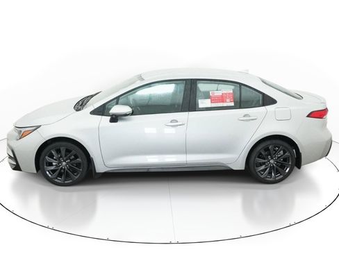 New 2026 Toyota Corolla SE FWD image 3