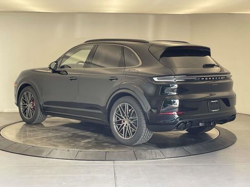 New 2025 Porsche Cayenne Turbo image 3