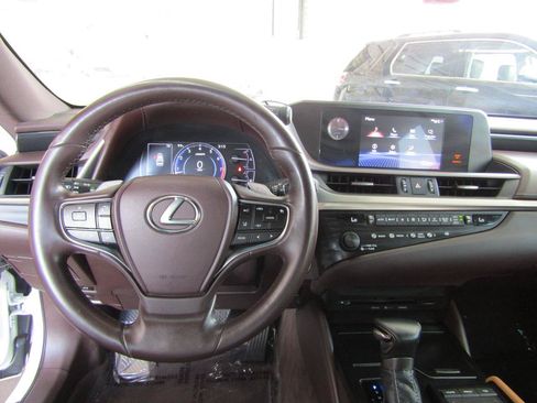 Used 2019 Lexus ES 350 w/ Accessory Package 2 FWD image 16