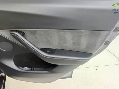 Used 2024 Tesla Model Y Performance AWD/4WD image 40