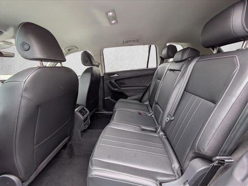 Used 2024 Volkswagen Tiguan SE image 21