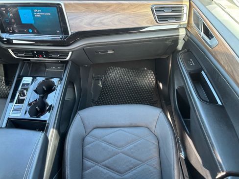 Used 2024 Volkswagen Atlas SE image 15