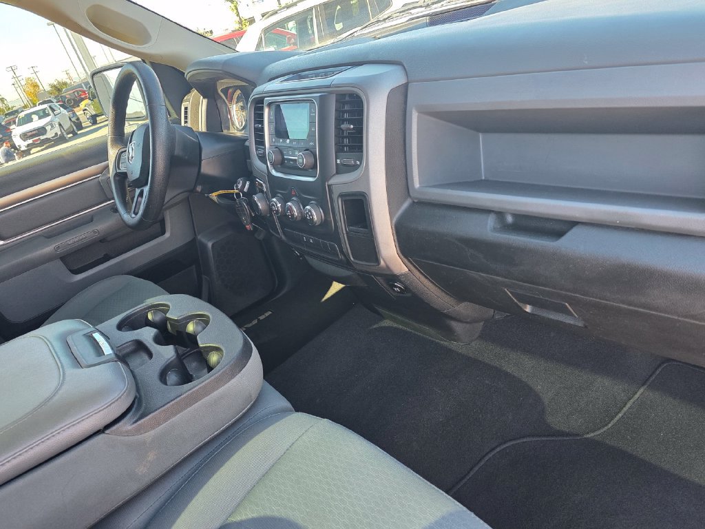 Used 2017 RAM 1500 Express RWD image 20
