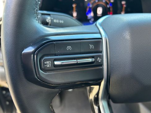 Used 2023 Chevrolet Colorado LT w/ LT Convenience Package AWD/4WD image 18