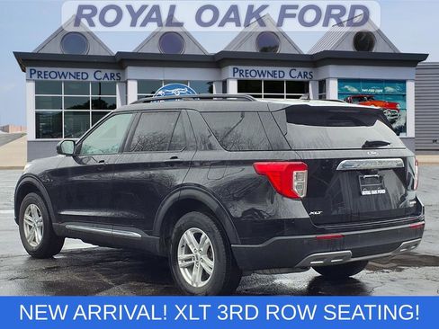 Used 2024 Ford Explorer XLT w/ Equipment Group 202A AWD/4WD image 2