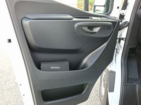 Used 2026 Mercedes-Benz Sprinter 2500 image 11