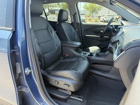 Used 2024 GMC Terrain SLT AWD/4WD image 13