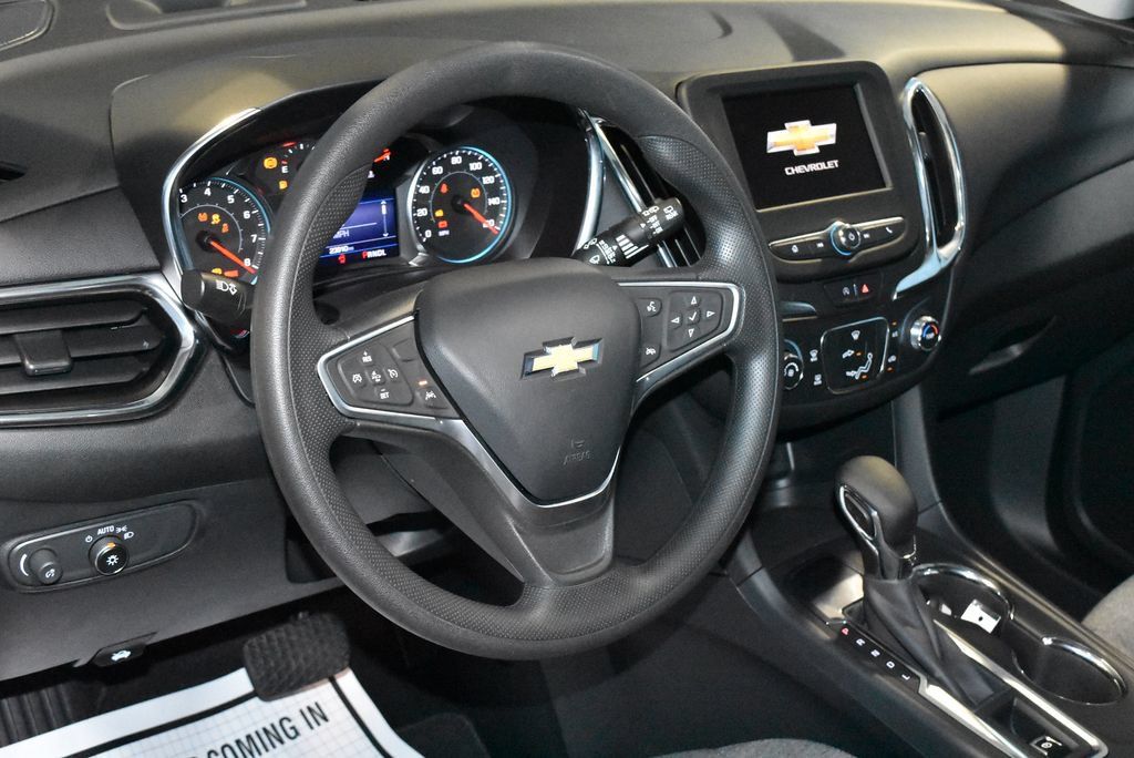 Used 2022 Chevrolet Equinox LT FWD image 2