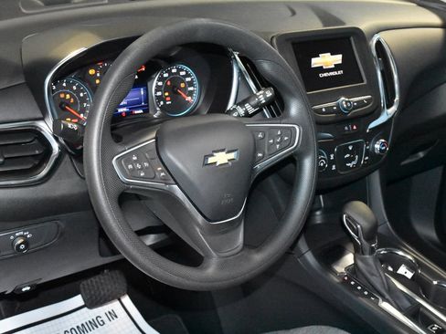 Used 2022 Chevrolet Equinox LT FWD image 2