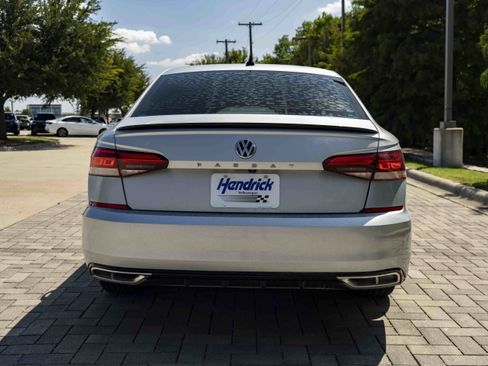 Used 2020 Volkswagen Passat 2.0T R-Line FWD image 7