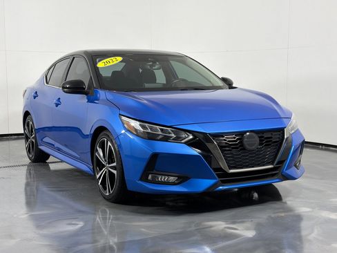 Used 2022 Nissan Sentra SR w/ Electronics Package FWD image 3