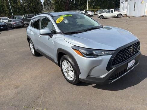 Used 2023 Toyota Corolla Cross LE FWD image 1