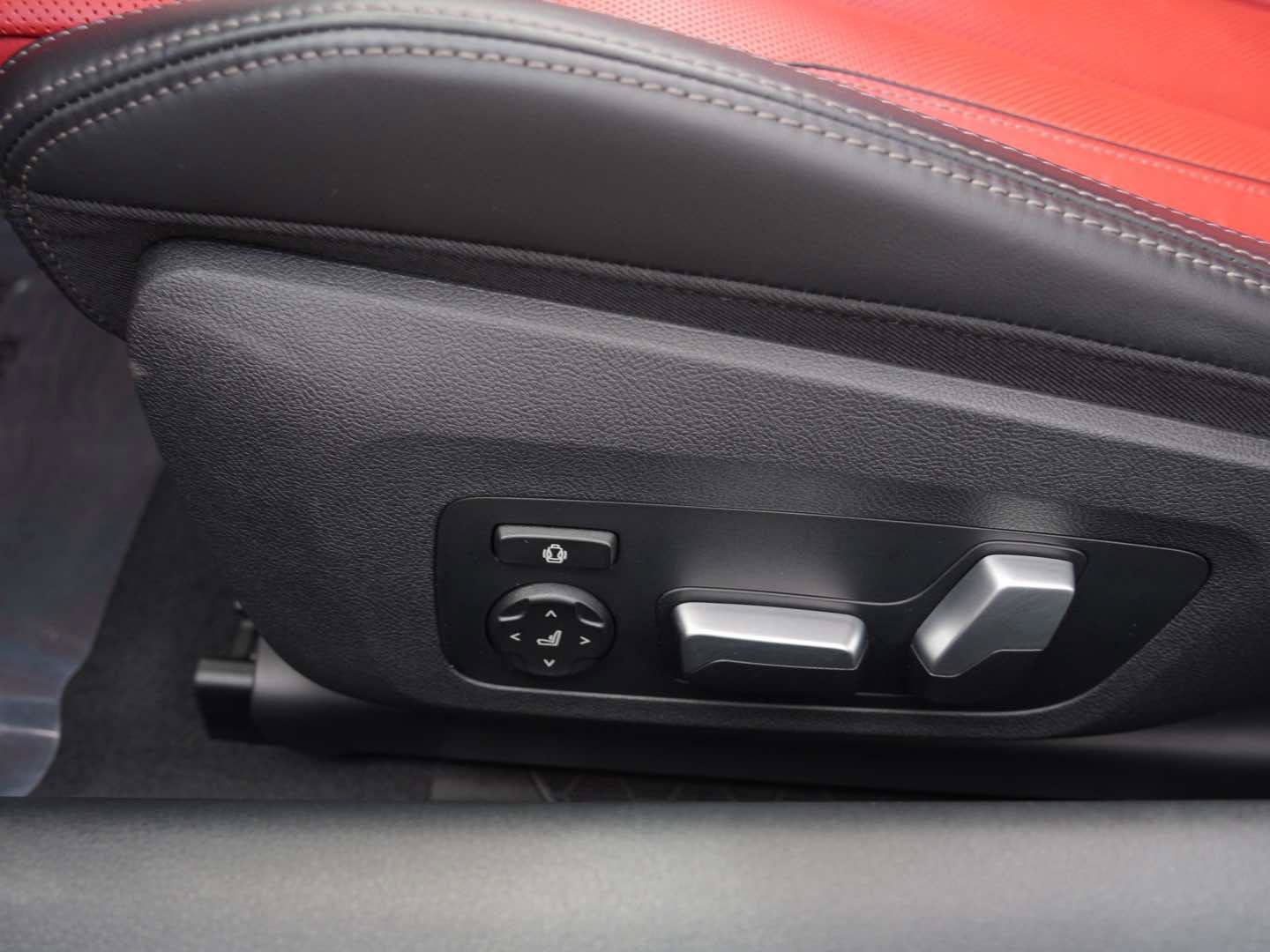 Used 2026 BMW 840i Convertible RWD image 18